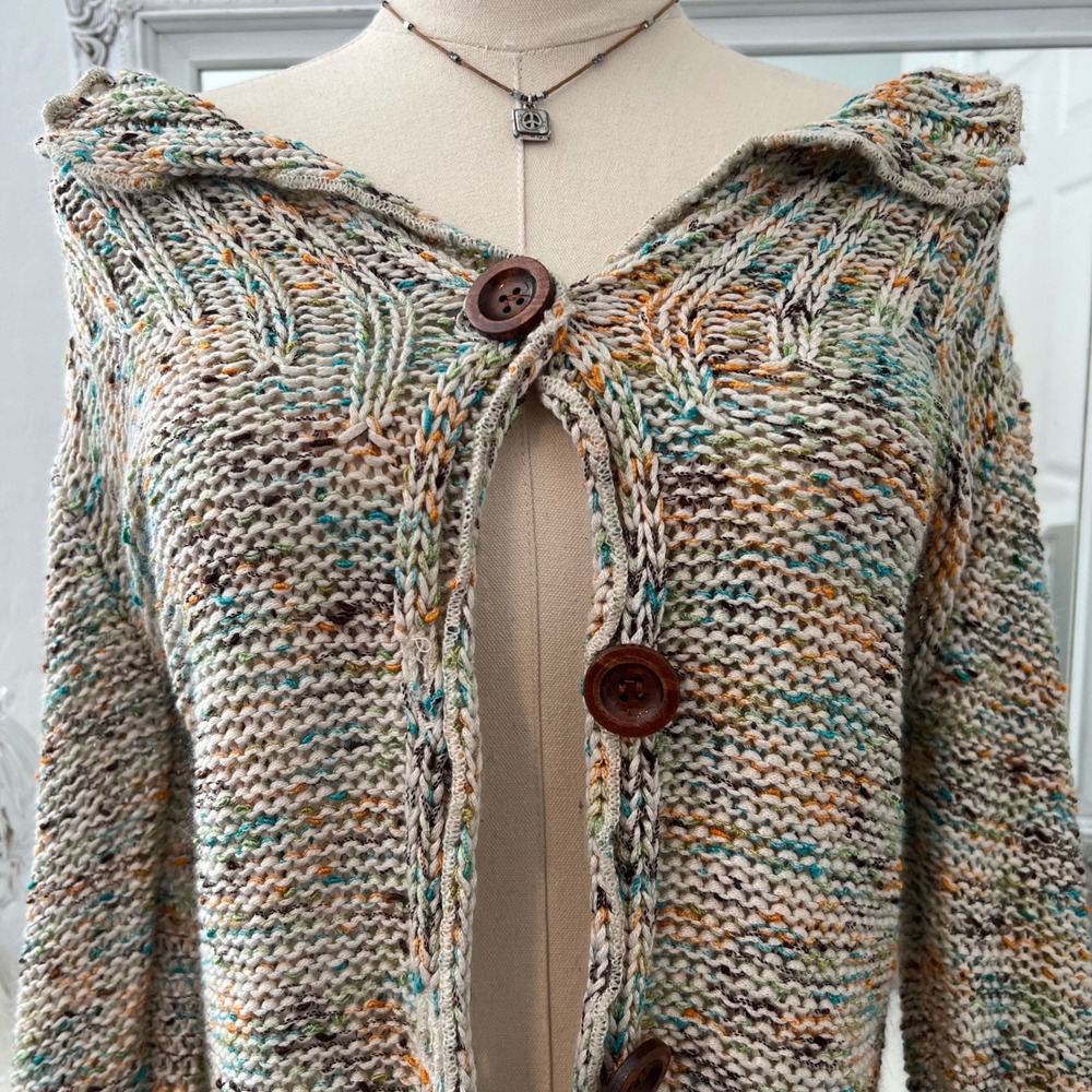 vintage bcbg fall knit sweater cardigan with cute wood buttons - Picture 3 of 5